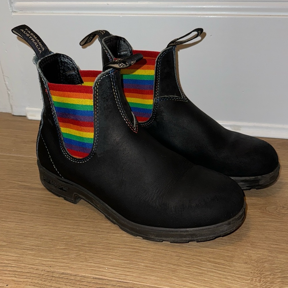 Blundstone Boots Originals #2105 Black with Rainbow Elastic Panels